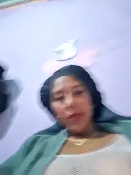 Snapshot of emily_fox01 chatting on 25, 5, 2026 emily fox01 online show from 25, 5, 2026