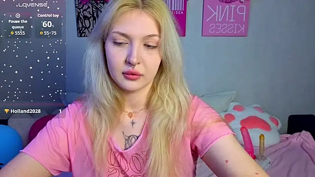 Snapshot of BlondieSummer chatting on 12, 6, 2026 BlondieSummer online show from 12, 6, 2026