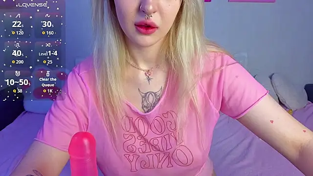 Snapshot of BlondieSummer chatting on 16, 7, 2026 BlondieSummer online show from 16, 7, 2026