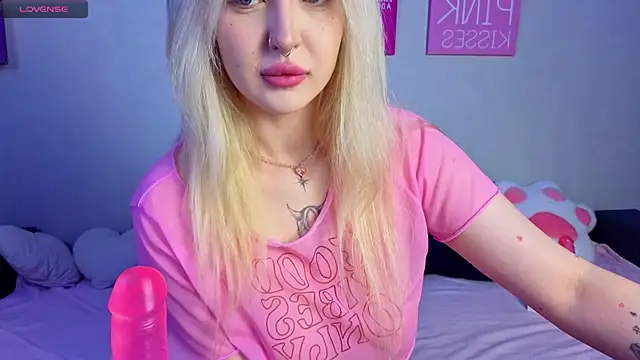 Snapshot of BlondieSummer chatting on 30, 6, 2026 BlondieSummer online show from 30, 6, 2026
