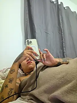 Snapshot of millacavalona09 chatting on 5, 5, 2026 millacavalona09 online show from 5, 5, 2026