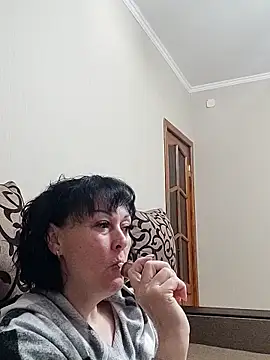 Snapshot of HelgaDennis chatting on 10, 5, 2026 HelgaDennis online show from 10, 5, 2026