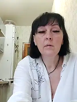 Snapshot of HelgaDennis chatting on 7, 6, 2026 HelgaDennis online show from 7, 6, 2026