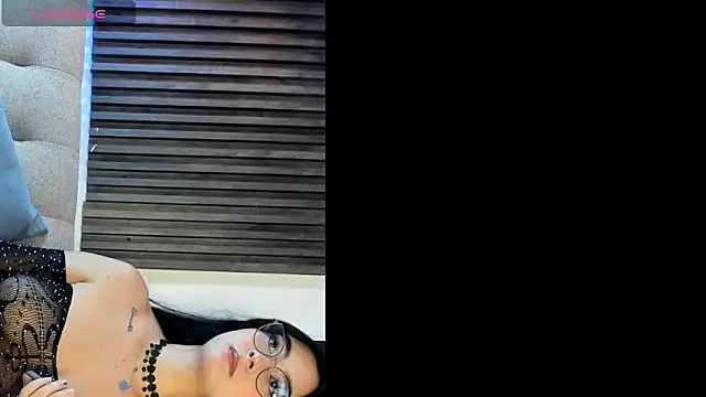  emily gilll  online show from 27, 3, 2026