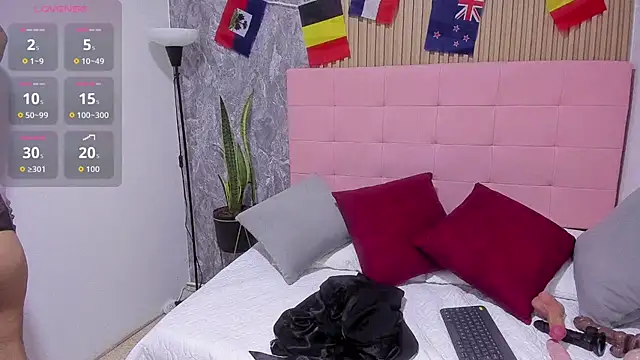 Snapshot of luna_lat chatting on 25, 6, 2026 luna lat online show from 25, 6, 2026