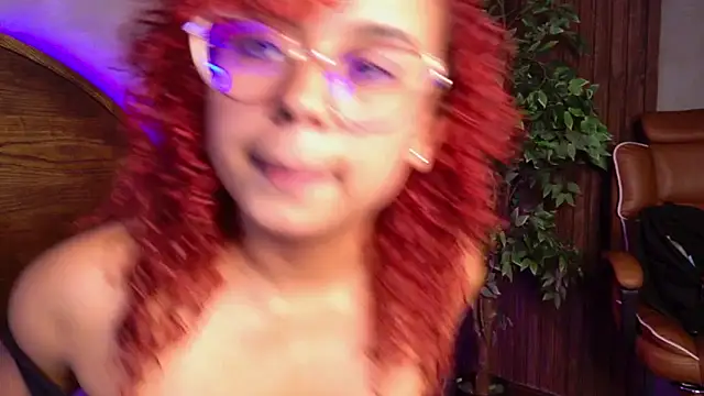 lara curly online show from 10, 4, 2026