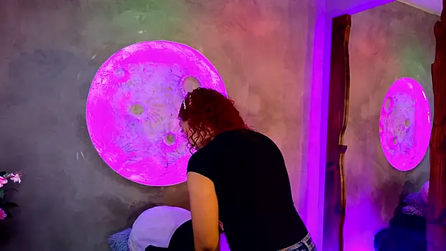 lara curly online show from 20, 6, 2026
