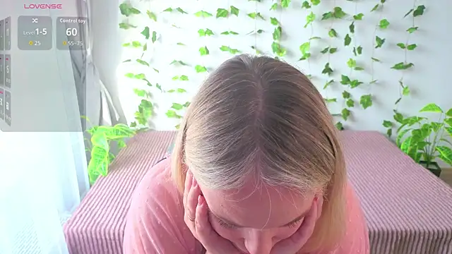 MonikFoxi online show from 13, 4, 2026