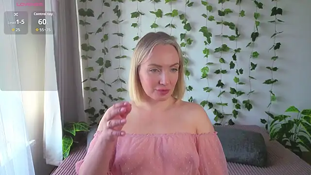 MonikFoxi online show from 17, 4, 2026