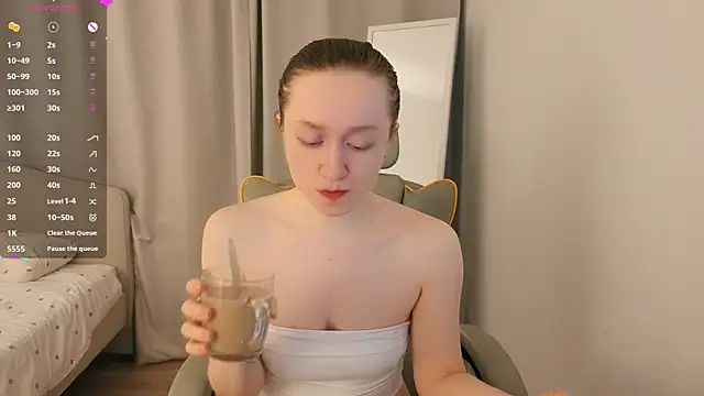 Snapshot of mowalova chatting on 17, 7, 2026 mowalova online show from 17, 7, 2026
