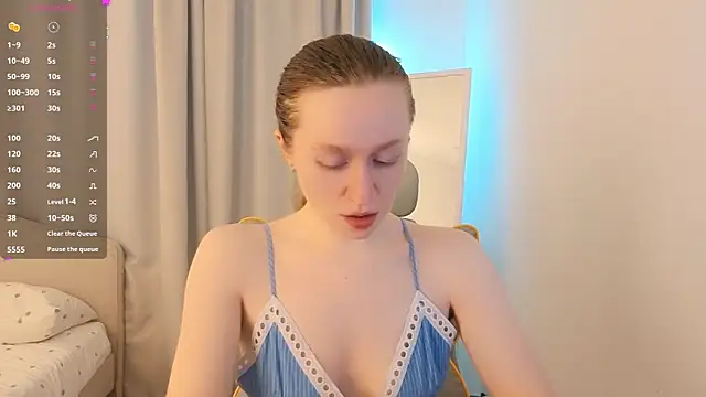 Snapshot of mowalova chatting on 10, 7, 2026 mowalova online show from 10, 7, 2026