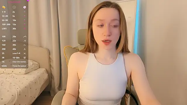 Snapshot of mowalova chatting on 8, 7, 2026 mowalova online show from 8, 7, 2026