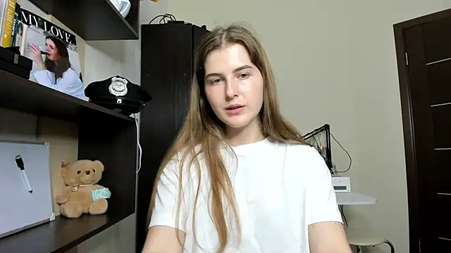 Snapshot of OhMyAlice chatting on 9, 6, 2026 OhMyAlice online show from 9, 6, 2026