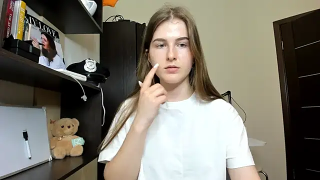 Snapshot of OhMyAlice chatting on 12, 6, 2026 OhMyAlice online show from 12, 6, 2026