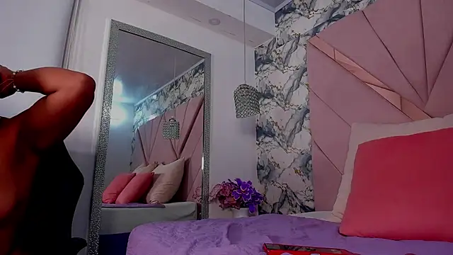 mia rouxx1 online show from 15, 6, 2026