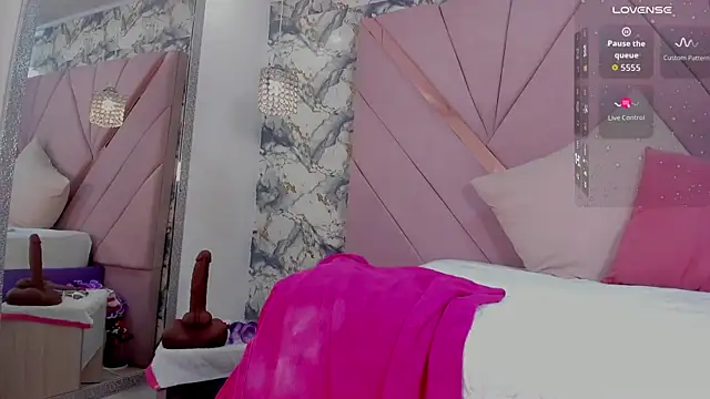 mia rouxx1 online show from 4, 6, 2026