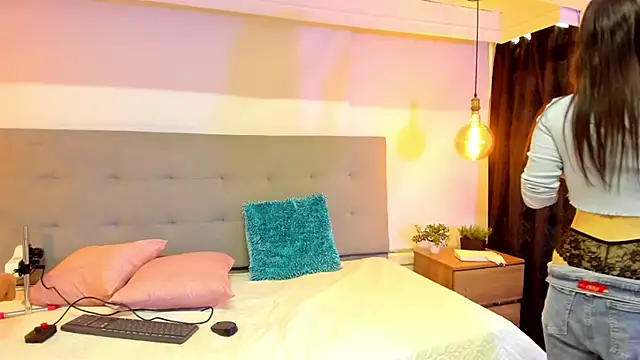 LindaCatalina  online show from 26, 3, 2026