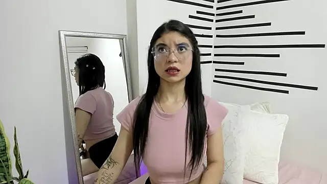 LindaCatalina  online show from 10, 6, 2026