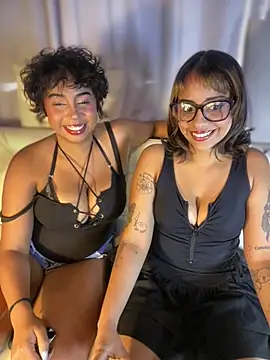 Snapshot of LeylaKnox chatting on 3, 6, 2026 LeylaKnox online show from 3, 6, 2026