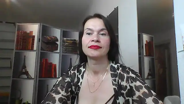 Snapshot of Selena_Moo chatting on 2, 8, 2026 Selena Moo online show from 2, 8, 2026