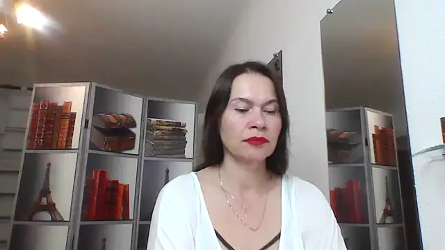 Selena Moo online show from 10, 6, 2026
