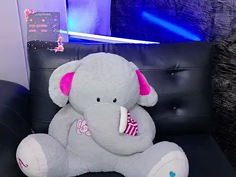 Snapshot of Shadai_Ross chatting on 7, 6, 2026 Shadai Ross online show from 7, 6, 2026