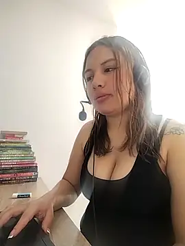 Isabelaqueen1278 online show from 14, 4, 2026