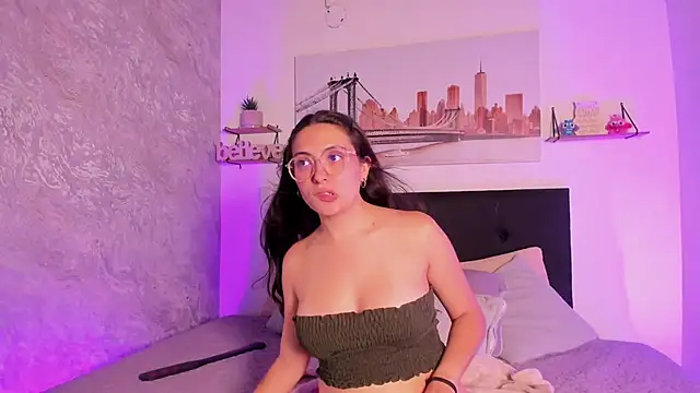 SofiaLujan  online show from 18, 6, 2026