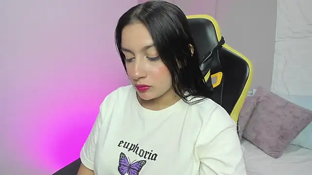 kira relish online show from 14, 5, 2026