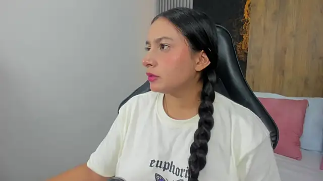 kira relish online show from 8, 5, 2026