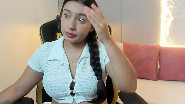 kira relish online show from 10, 6, 2026
