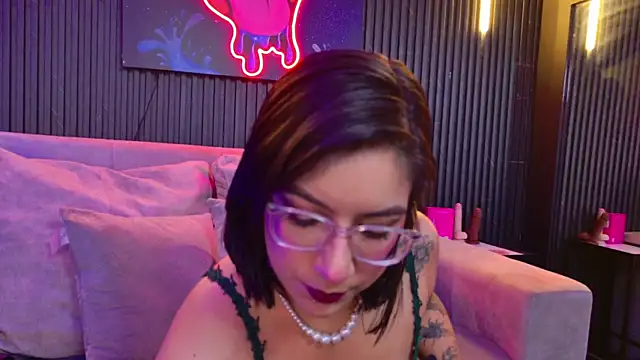 HannaMiller01  online show from 25, 4, 2026