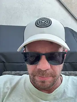 Snapshot of stefhart chatting on 5, 4, 2026 stefhart online show from 5, 4, 2026
