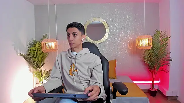 Snapshot of Gio_carangi chatting on 2, 5, 2026 Gio carangi online show from 2, 5, 2026