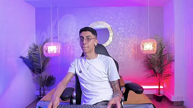 Snapshot of Gio_carangi chatting on 23, 4, 2026 Gio carangi online show from 23, 4, 2026