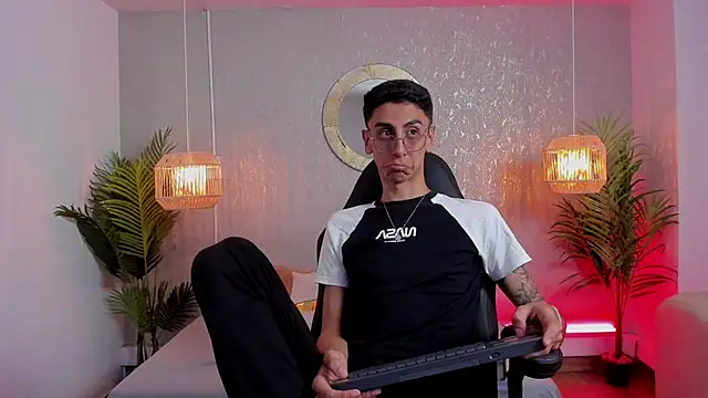 Snapshot of Gio_carangi chatting on 4, 4, 2026 Gio carangi online show from 4, 4, 2026