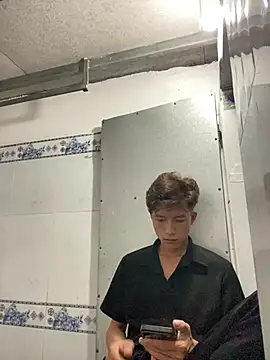 Nguyencuong1999 online show from 29, 4, 2026