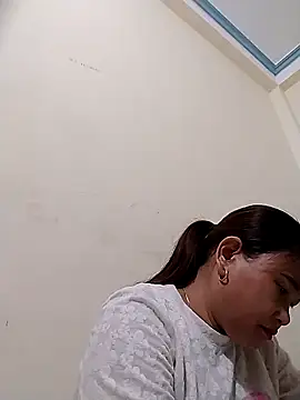 Snapshot of Moubie1 chatting on 12, 4, 2026 Moubie1 online show from 12, 4, 2026