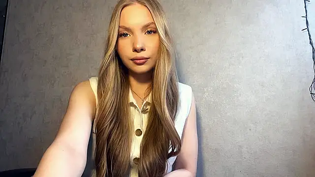 CarolineNine online show from 9, 4, 2026