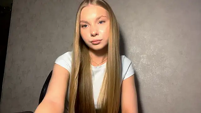 CarolineNine online show from 15, 4, 2026