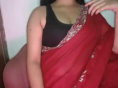 Snapshot of urvashi_rai chatting on 3, 7, 2026 urvashi rai online show from 3, 7, 2026