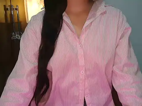 Snapshot of urvashi_rai chatting on 22, 7, 2026 urvashi rai online show from 22, 7, 2026
