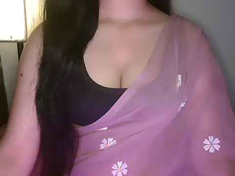Snapshot of urvashi_rai chatting on 7, 7, 2026 urvashi rai online show from 7, 7, 2026