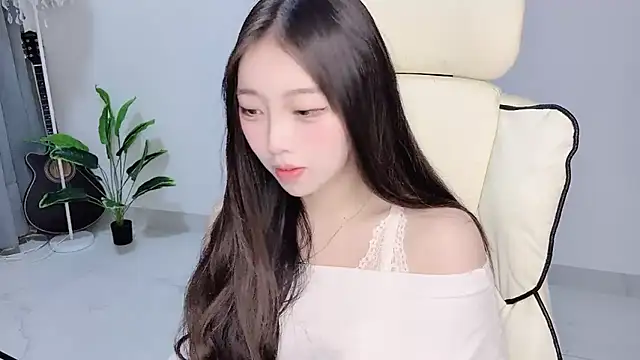 Yukiy8877 online show from 11, 4, 2026