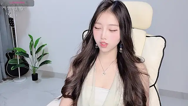 Yukiy8877 online show from 28, 3, 2026