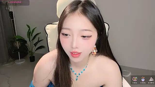 Yukiy8877 online show from 21, 4, 2026