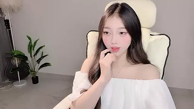 Yukiy8877 online show from 8, 4, 2026