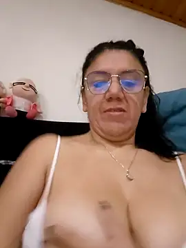 Snapshot of Mielx chatting on 17, 4, 2026 Mielx online show from 17, 4, 2026