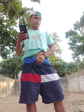 HOTRAINYGOLDEN online show from 24, 3, 2026