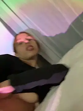 Andreakriss online show from 4, 4, 2026